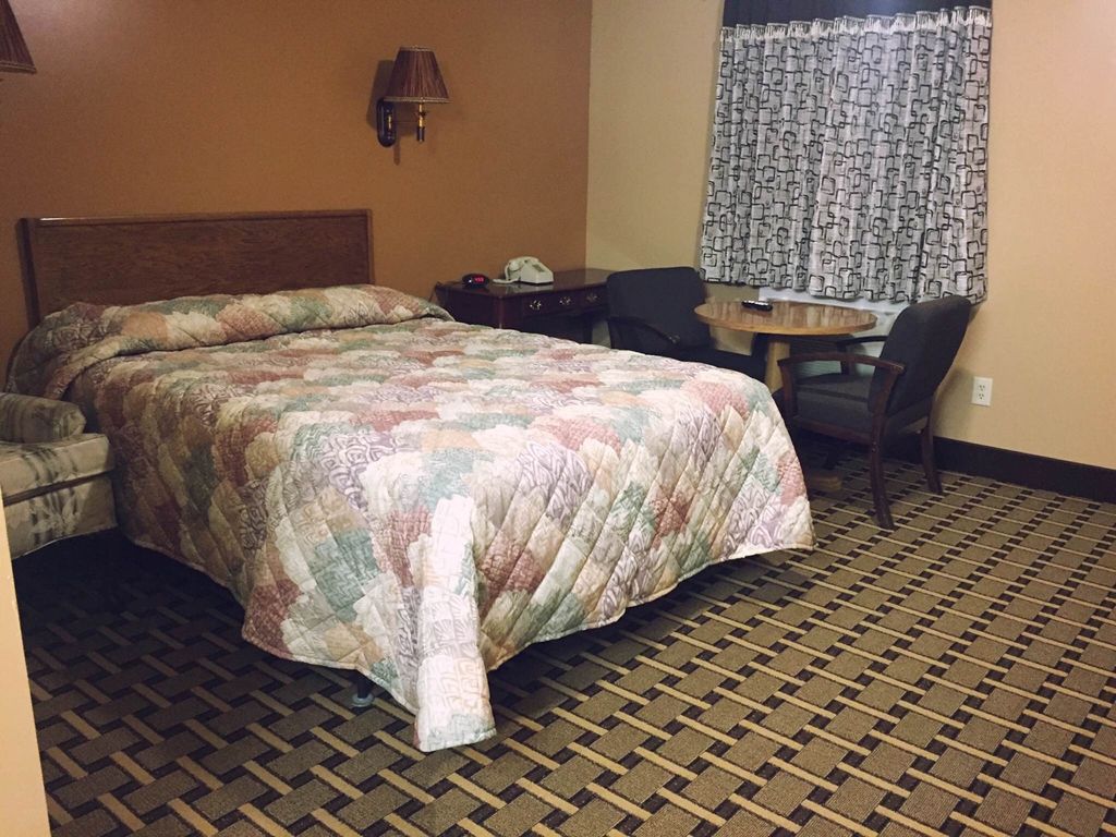 Rama Inn Bells - Jackson West Hwy 412 Room photo